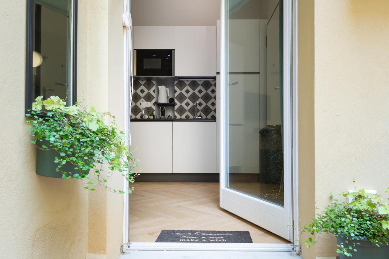 Sphera Bologna, Design Suite Under The Two Towers Esterno foto