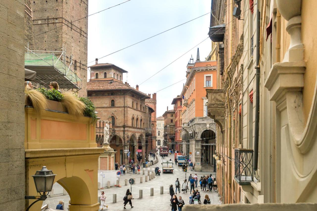 Sphera Bologna, Design Suite Under The Two Towers Esterno foto
